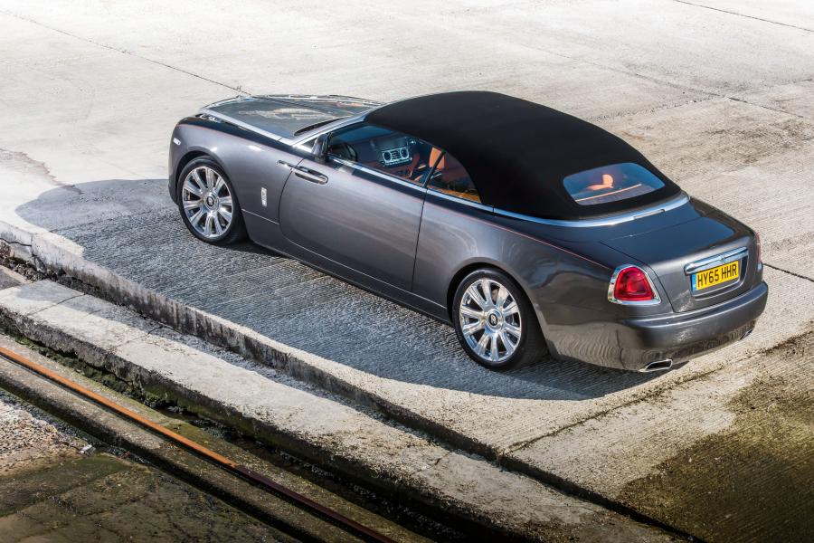  Rolls-Royce Dawn 2015 года  (UK) (фото 17 из 30)